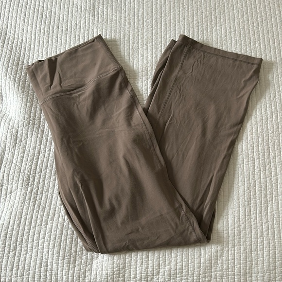 Aritzia Pants - Aritzia TNAction Bootcut Leggings Pants Flared
